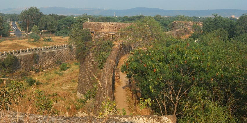 Ahmednagar Fort Information In Marathi Ahmednagar Fort: A Guide To Witness Historical Beauty - TripXL