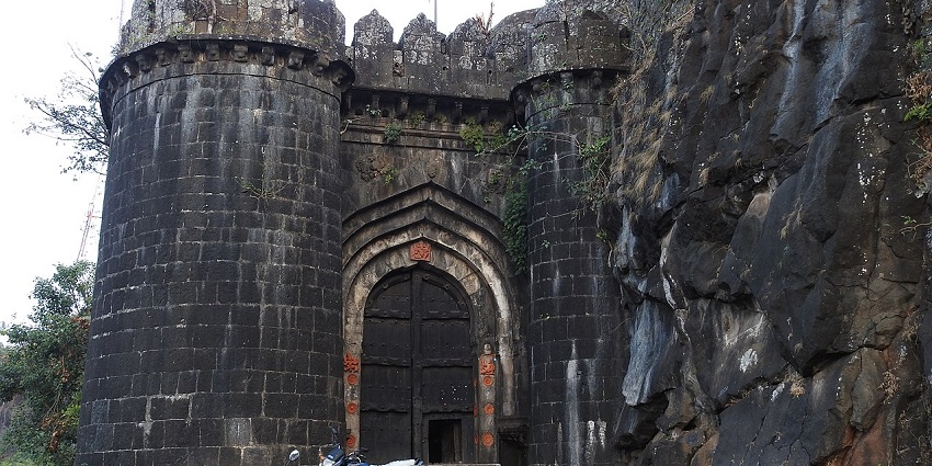 Ajinkyatara Fort, the historic hilltop fort with panoramic views and heritage.