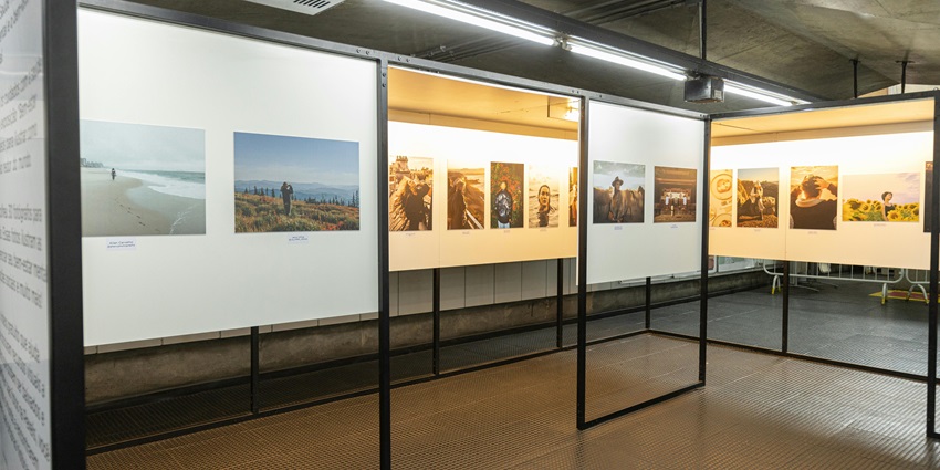 Akara Art Gallery, one of the best art galleries in Colaba hosts many art exhibitions