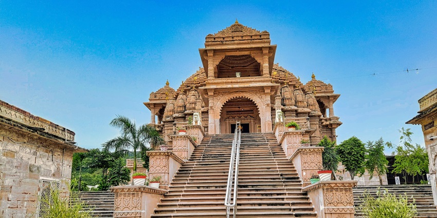 Sacred temple dedicated to Swami Samarth, attracting spiritual devotees.