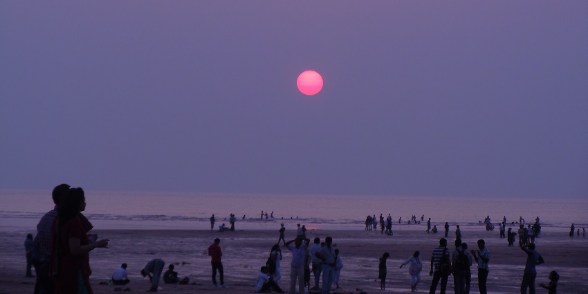 Captivating sunset at Aksa Beach, one of the famous beaches in Mumbai.