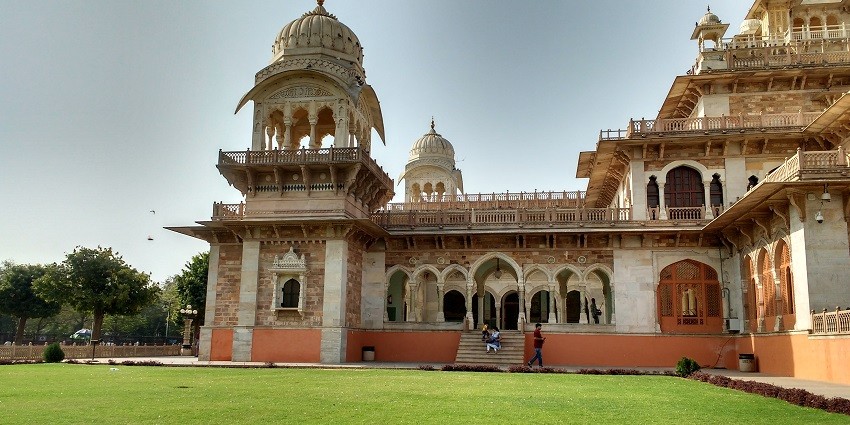 Albert Hall Museum in Ram Niwas Bagh with its grand Indo-Saracenic architecture near Hathroi Fort