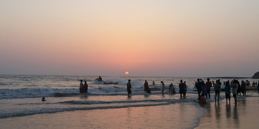 Places to visit near Pune in October feature Alibaug, the coastal paradise with beaches, fort, and thrilling water sports.