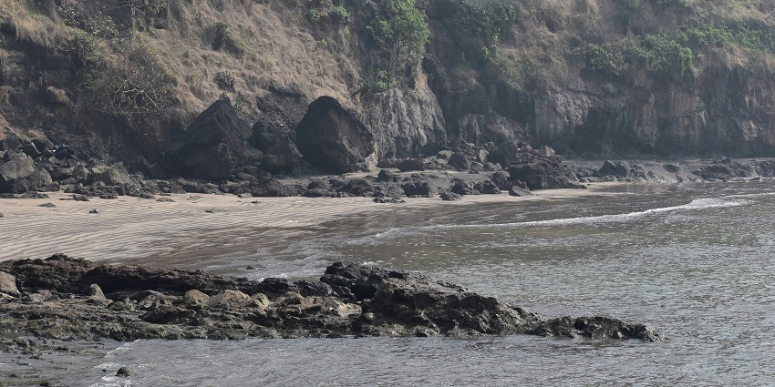 A view of Alibaug Beach - one of the amazing places near Mumbai for weekend.