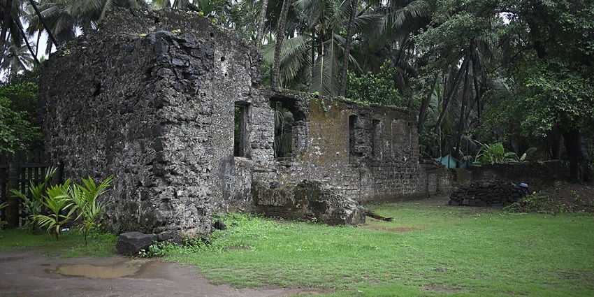 An image of the ruin of revdanda in Alibaug, one of the best places to visit in Hinjewadi