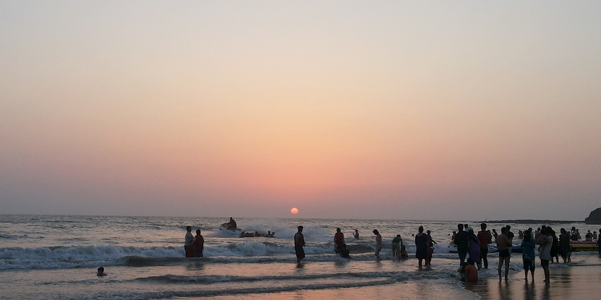 Places to visit in Maharashtra in October feature Alibaug, the coastal town with beaches, history, and water sports.