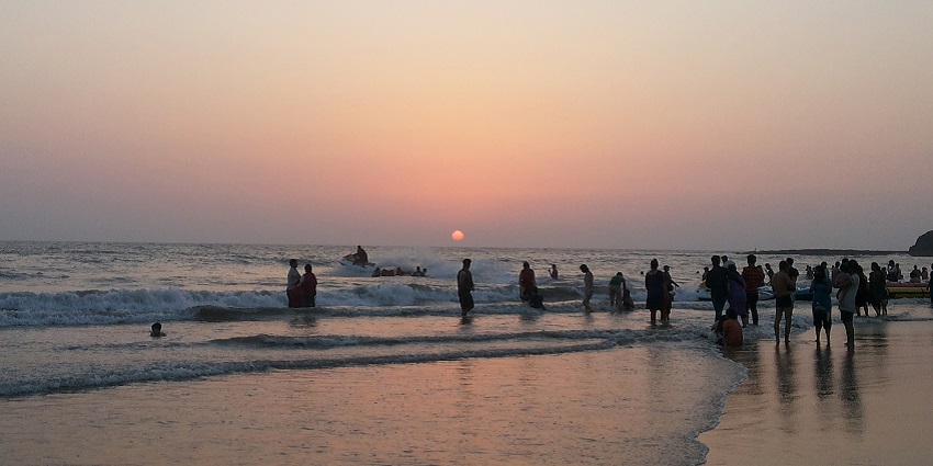 An image of Alibaug beach, which comes under some of the must-visit places to visit near Mumbai.