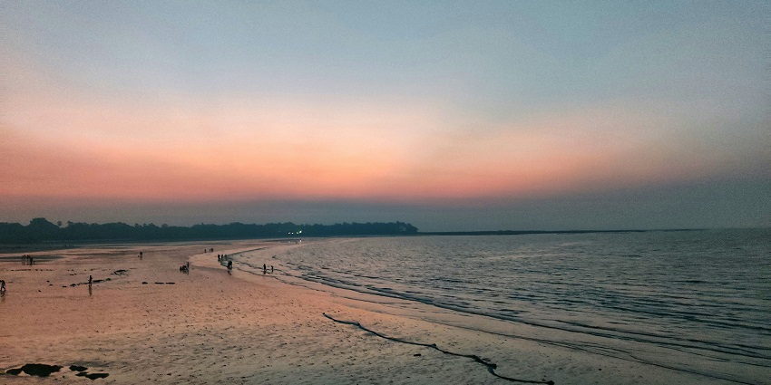 Breathtaking sunset at Alibaug Beach, the best place near Kolaba Fort.