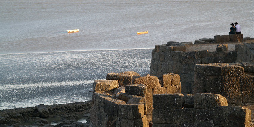 Beautiful view of Alibaug Beach, a famous place near Gharapuri Fort