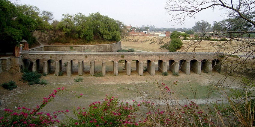 An image of a magnificent Aligarh Fort near Blue Waves Water Park, Aligarh, Uttar Pradesh.
