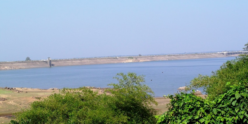 Scenic view of the beautiful Aliyar Dam, a famous place in Coimbatore for couples.