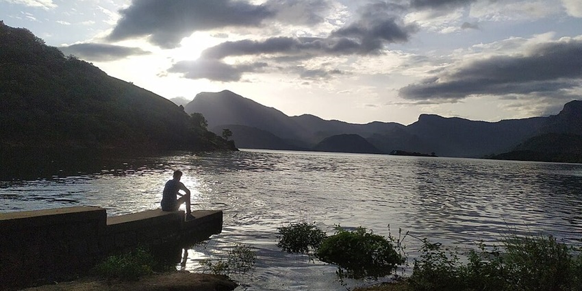 Stunning sunrise over Aliyar Dam, a popular place near Sengupathi Waterfalls