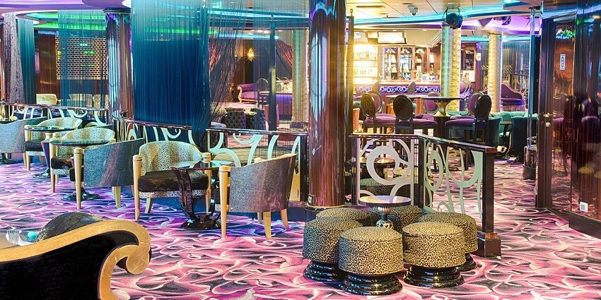 A luxurious ambience at the famous, Altitude Lounge Bar