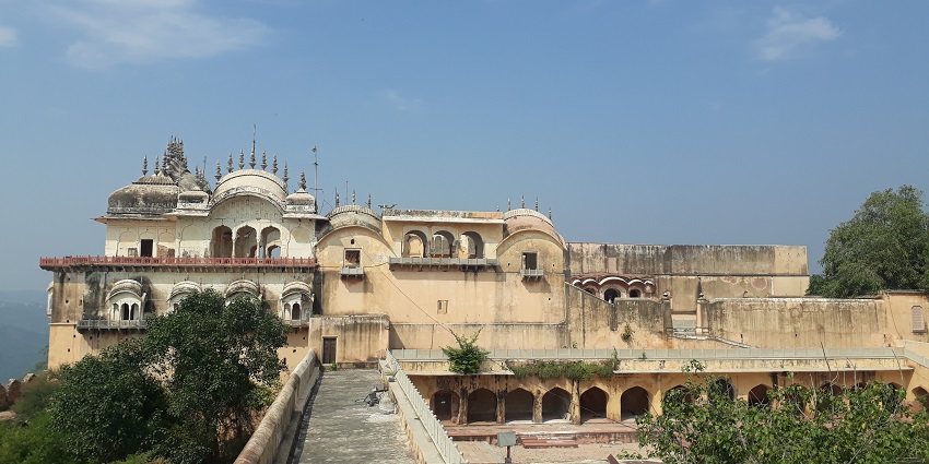 Alwar Fort offers panoramic views and rich history.