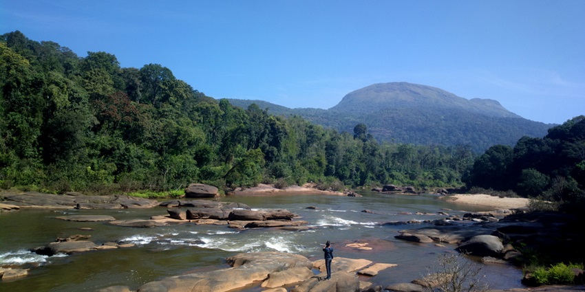 A serene ghat at the Bhadra river, which is one of the best places to visit in Kalasa