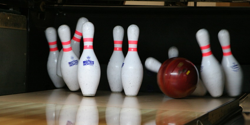 Amoeba Bowling Alley: Fun bowling and arcade games for celebrations for travellers.