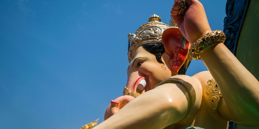 A closer look at the idol of God being worshipped in the region of Maharashtra.