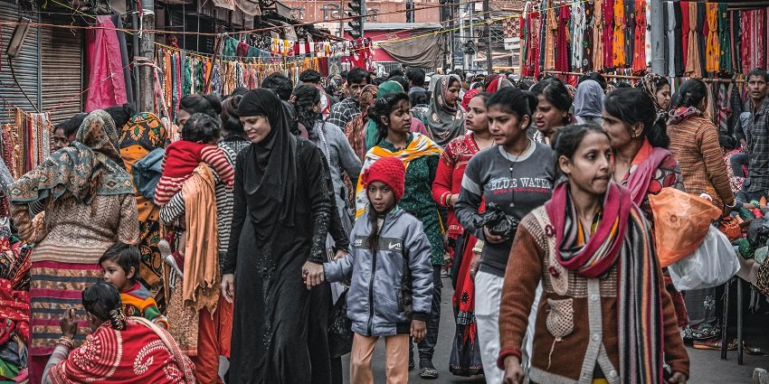 A busy market for shopping in Andheri.