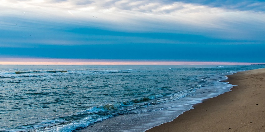 Anjanvel Beach is a serene beach with gentle sands that is ideal for unwinding.