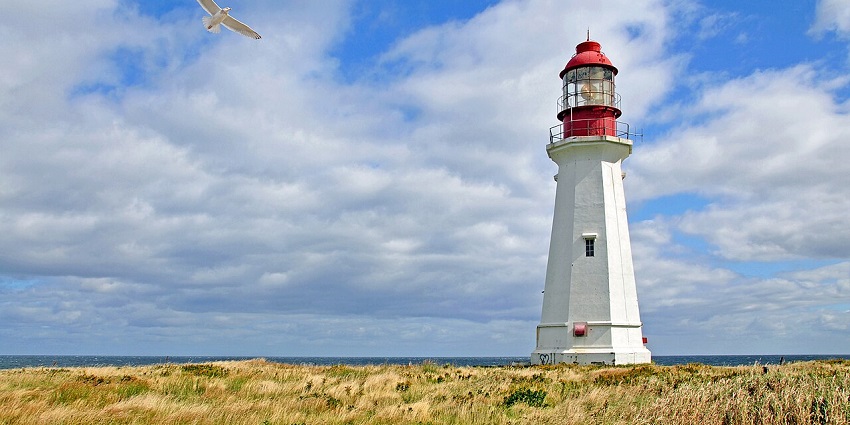 Anjanvel Lighthouse is a charming historic monument with breathtaking views of the coast.