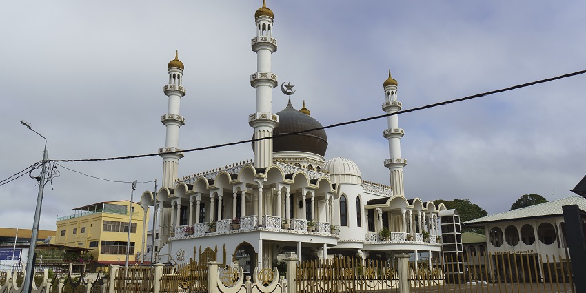Peaceful and serene atmosphereImmaculately maintained mosque