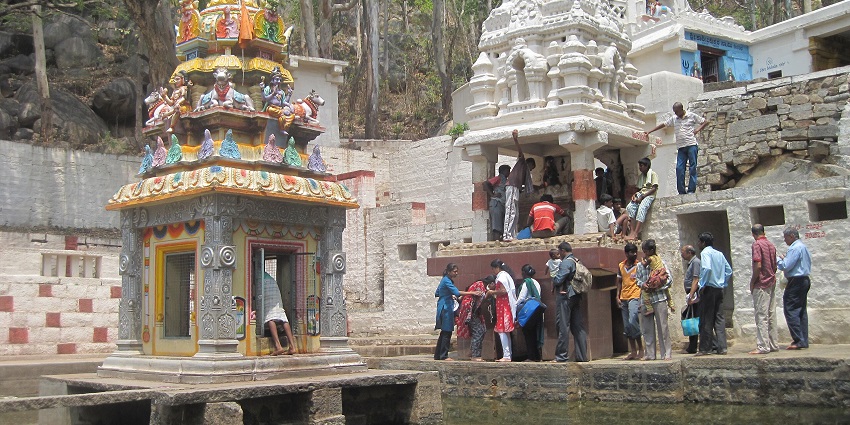 Antaragange, among the famous tourist places in Chikkaballapur with volcanic rocks, caves, and trekking.