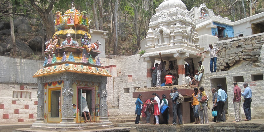 Anthargange is a scenic and religious spot, attracting both locals and tourists every day.