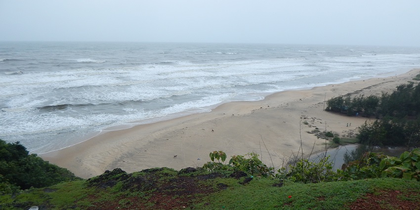 Apsarakonda Beach is a popular strolling place to visit in Gokarna at night.