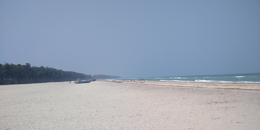 Sandy shores of Ariyaman Beach, offering a peaceful coastal ambience to all tourists.
