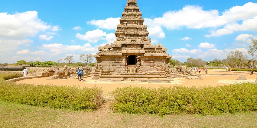 Arulmiga Kadu Anumantharaya Swamy Temple is one of the famous temples in Tirupur.