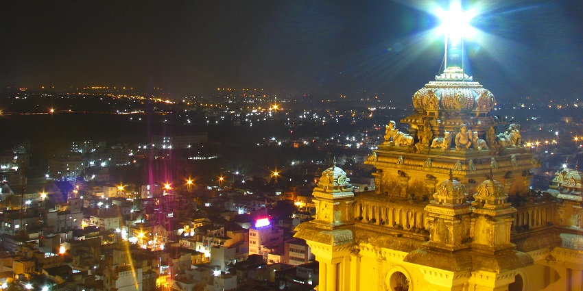 Image of the beautiful Arulmigu Uchi Pillayar Temple in India during day time