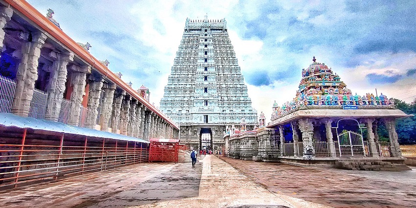 Thiruvannamalai Temple features intricate stone carvings that are worth capturing.