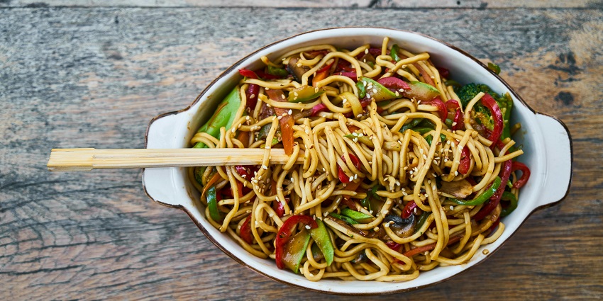 An image of Atho Man which is a Burmese-inspired noodle dish popular in Tamil Nadu.