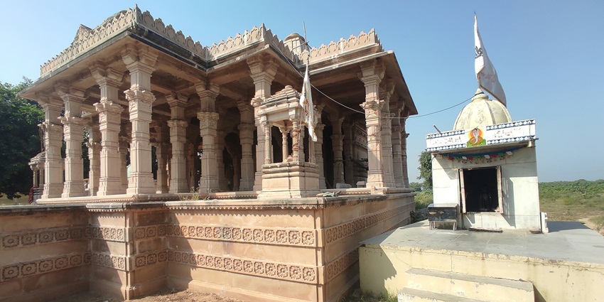 View of the Aundha Nagnath Temple courtyard, an ideal place to meditate and unwind