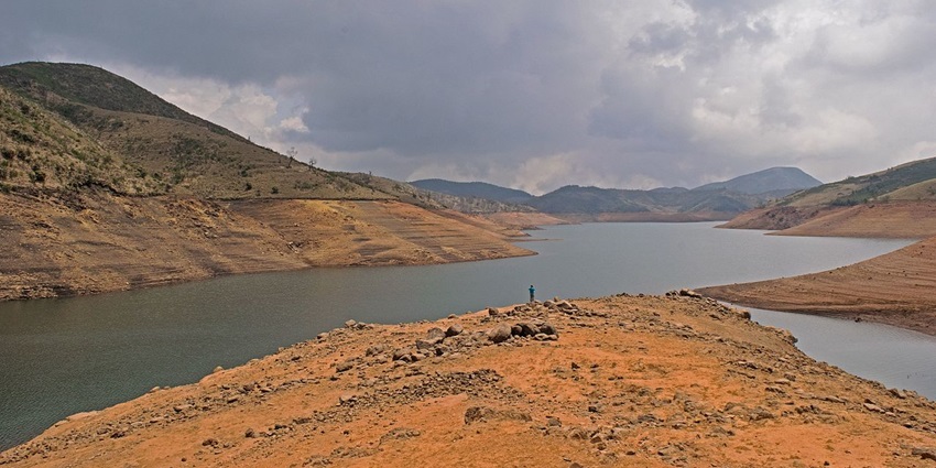 Avalanche Lake is one of the best places for nightlife in Ooty for nature lovers.