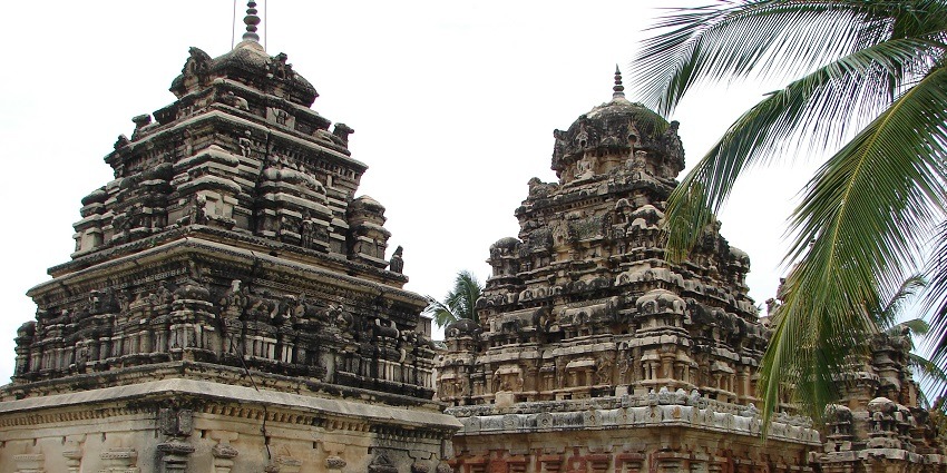 Image of Ramalingeshwara group of temples has a Dravidian architecture