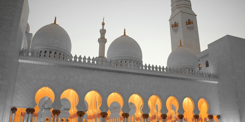Ayanavaram Mosque in Chennai, featuring traditional Islamic architecture with a prominent
