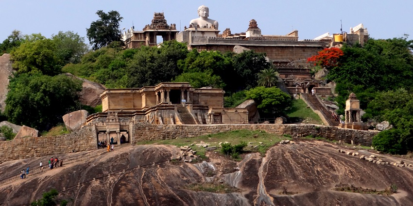 A view of the Bahubali Hill Temple, also called Kumbhojgiri, is a well-known Jain religious site.