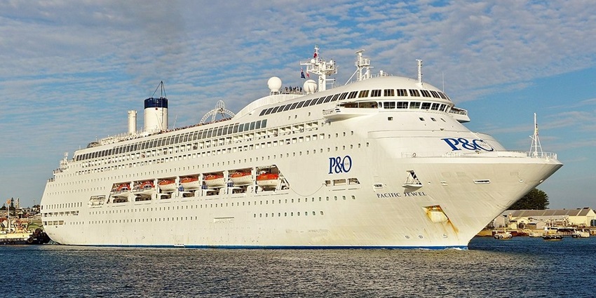 This cruise party in Bali offers breathtaking views and unforgettable experiences.