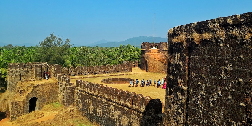 A stunning Panoramic view of Ballalarayana Durga Fort's ancient architecture for all.