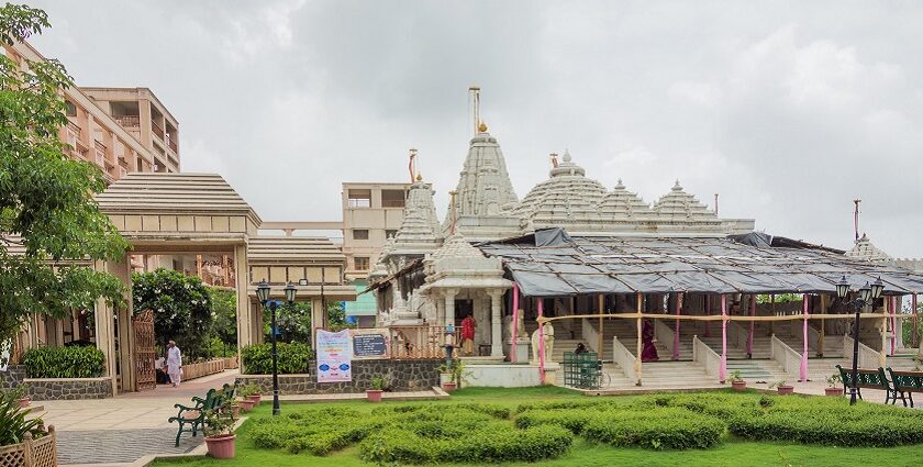 Balumama temple is one of the very few temples dedicated to saint Balumama.