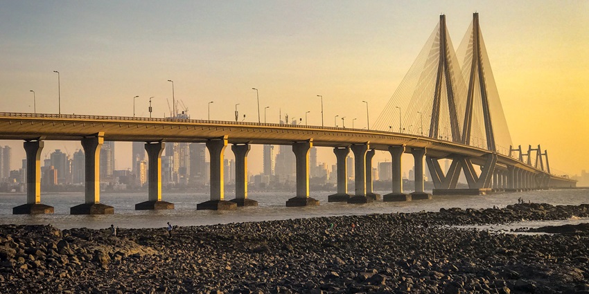 Bandra Worli Sea Link Bridge is one of the best places to visit for couples in Mumbai.
