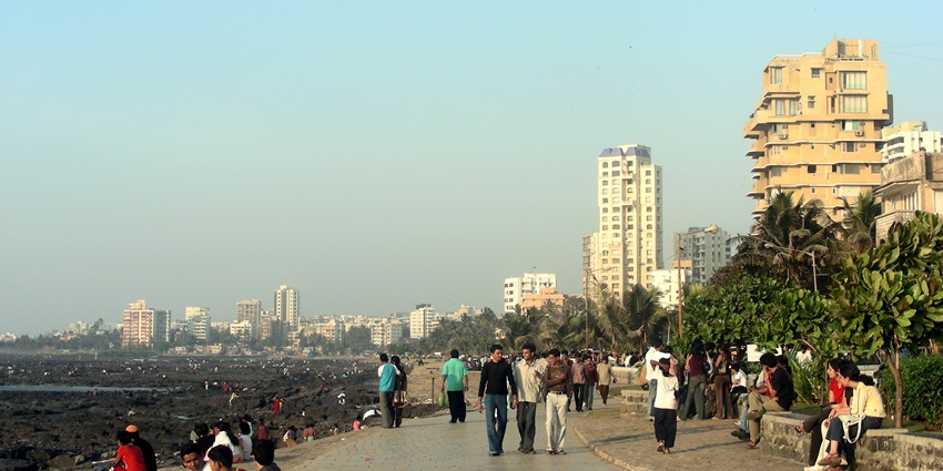 Bandstand offers a romantic promenade with stunning sea views and ambiance.