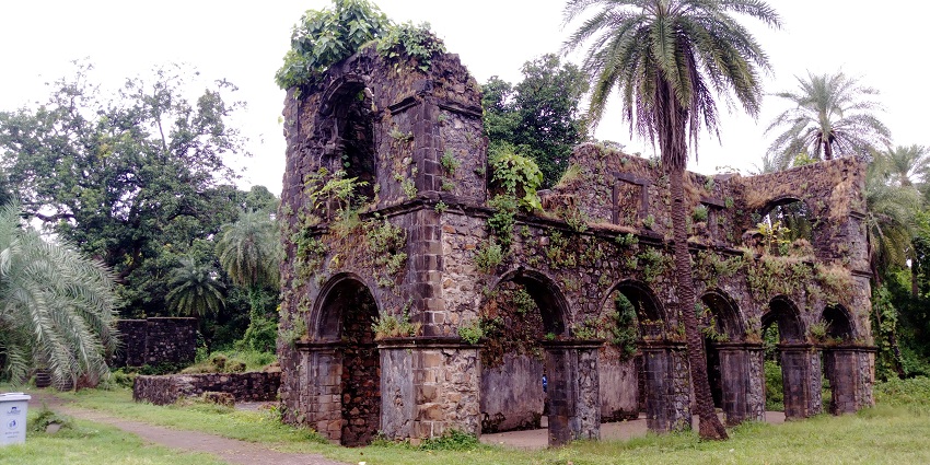 The iconic Bassein Fort, a popular tourist attraction near Tikuji Ni Wadi water park.