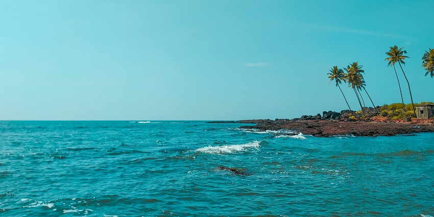 Beach Hopping is one of the peaceful - one of the things to do in goa in April