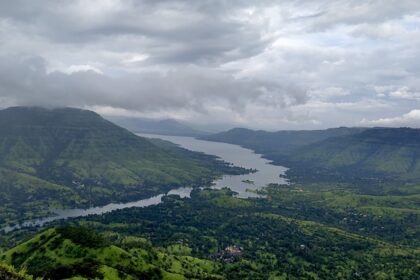 A scenic view of Mahabaleshwar with lush greenery located in Satara, Maharashtra