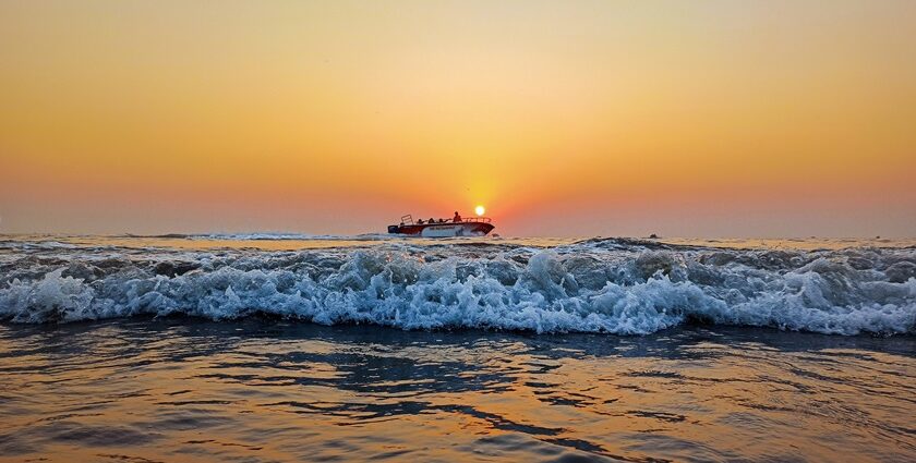 Explore the scenic Juhu Beach In Mumbai with golden sands, and vibrant food stalls.