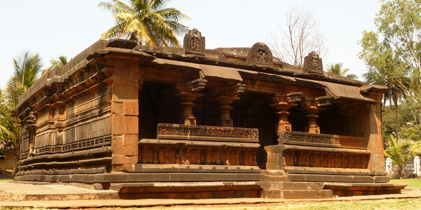 A fort elegantly nestled in Belagavi, one of the best places to visit in May in Karnataka.