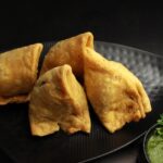 Samosas, one of the best food in Dadar.