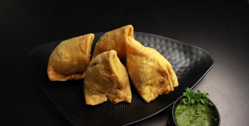 Samosas, one of the best food in Dadar.